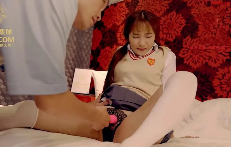 Em gái nhỏ dùng thân chi trả khoản nợ cho bố vay tiền bọn xã hội đen